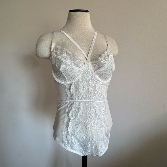 JUST SEXY LINGERIE White Lace Sheer Bodysuit Large NWOT - Picture 1 of 4